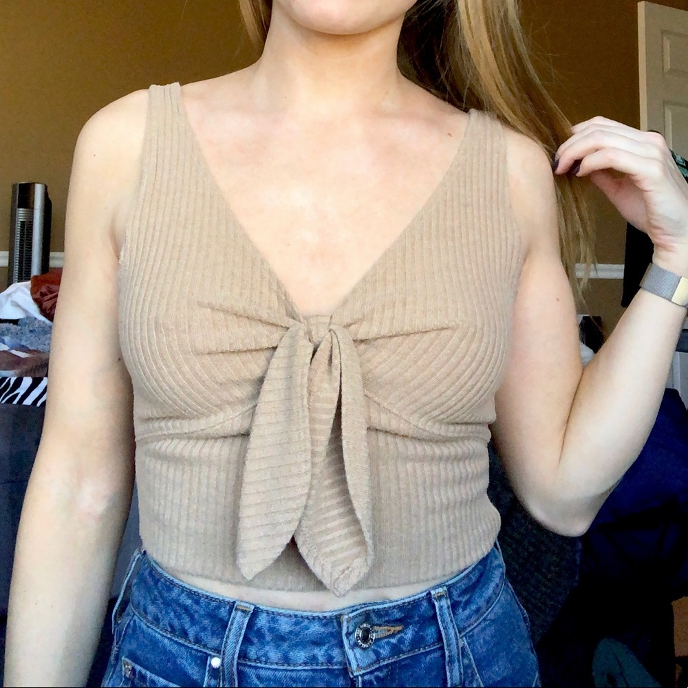 COPY - Abercrombie front tie crop top